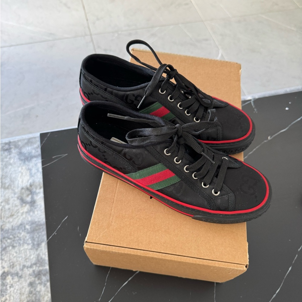 Gucci Black and Red Sneakers Low-Top Design